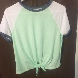 tied up mint, white, and gray t-shirt